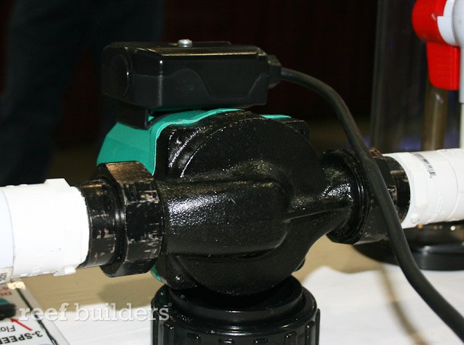 blowhole-pump-reeflo-3.jpg