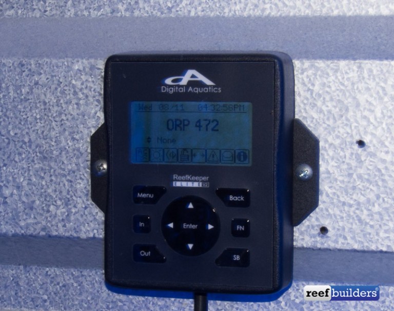 The coralpacked reef tank of Aquatic Art Inc. Reef Builders The