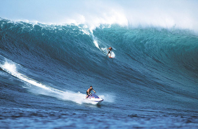 oahu-waves-noah-johnson