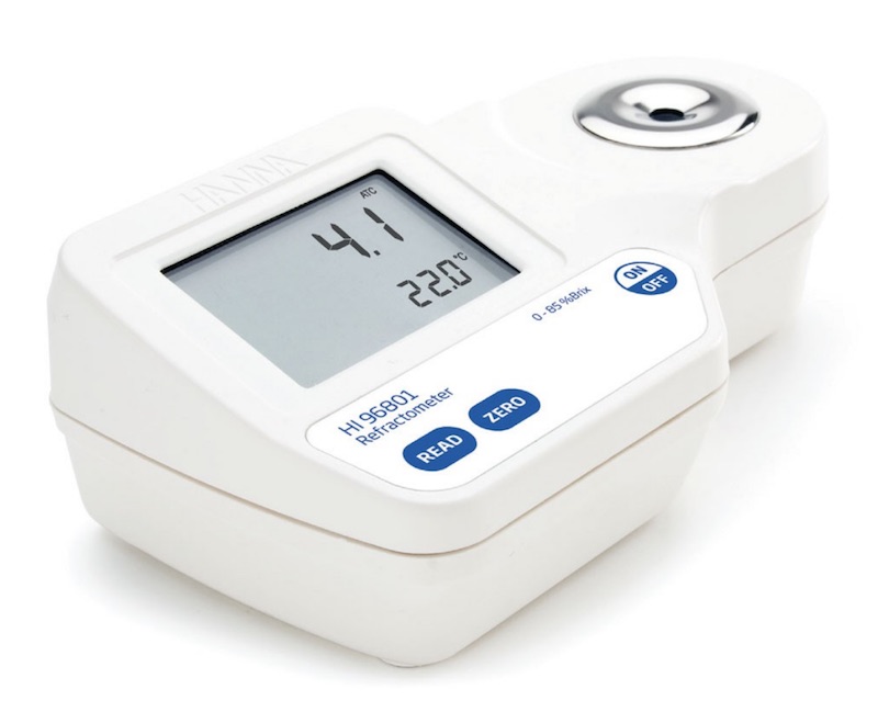 https://reefbuilders.com/wp-content/blogs.dir/1/files/2017/12/hanna-digital-refractometer.jpg