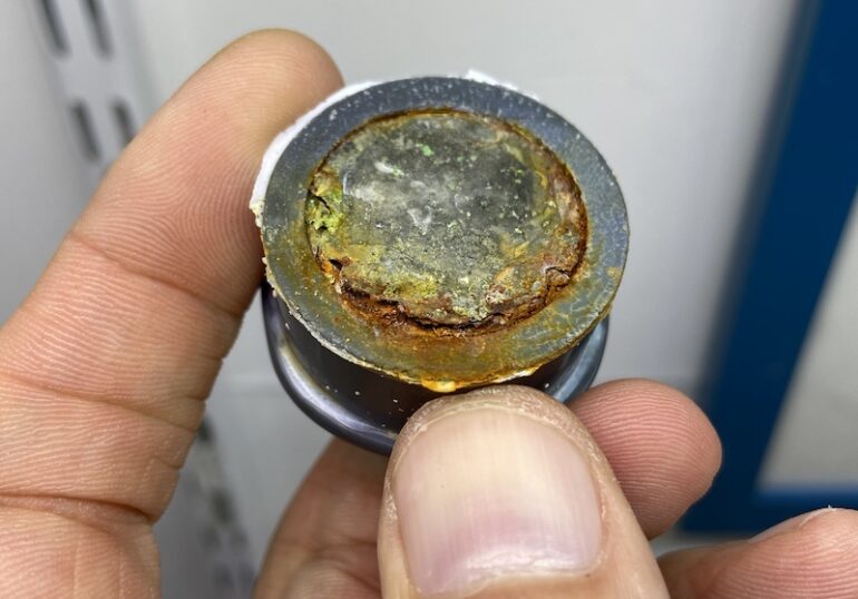 PSA: Make Sure to Inspect Your Magnets for Rust! | Reef Builders | The ...