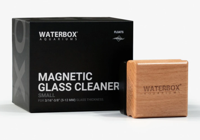 Waterbox magnetic glass cleaner