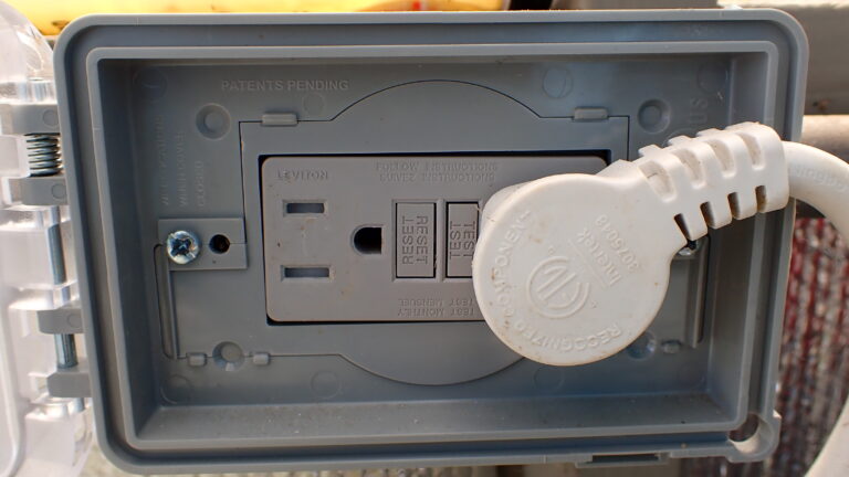 What You Need to Know about Aquariums and Electrical Safety | Reef ...