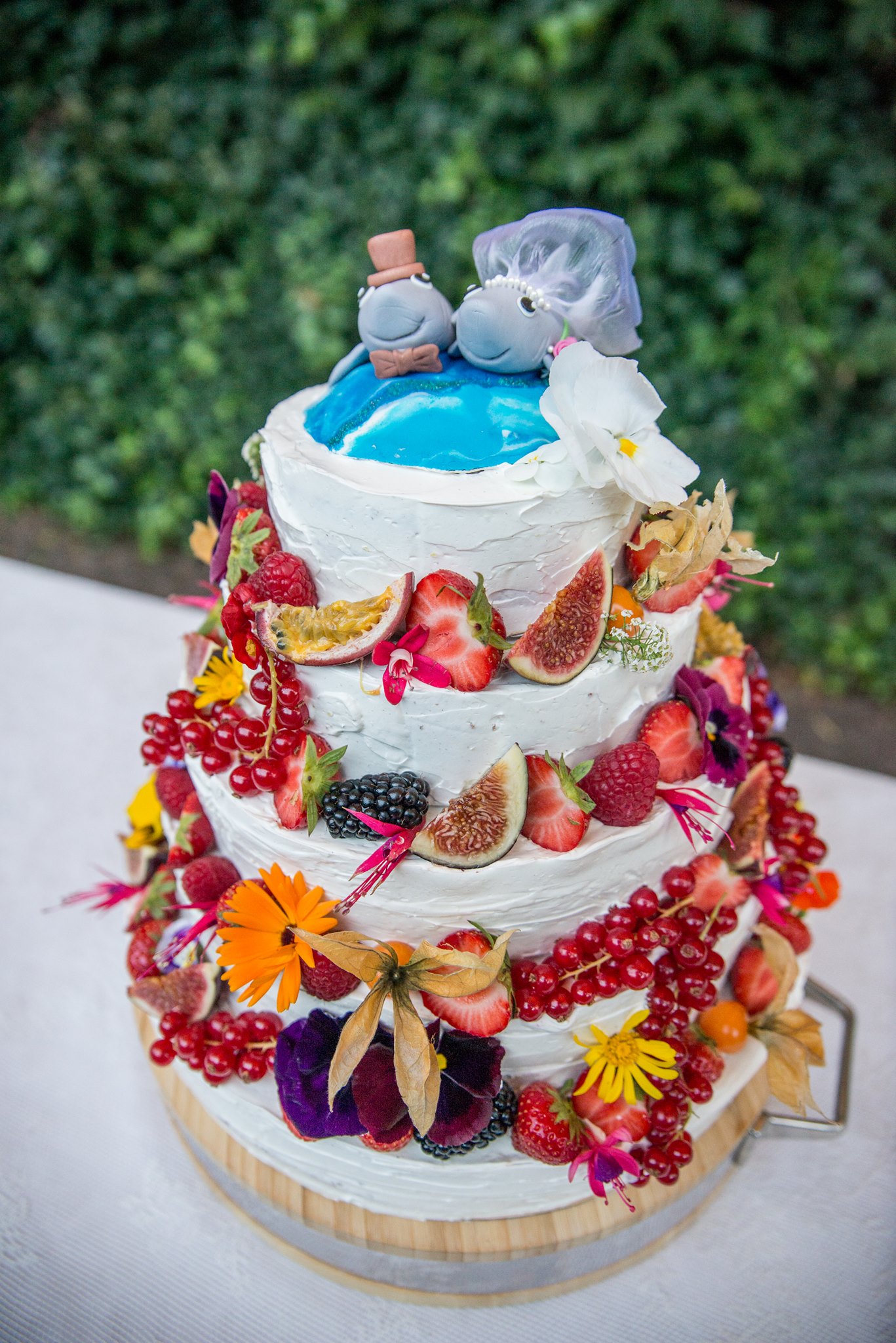 shark-wedding-cake-large